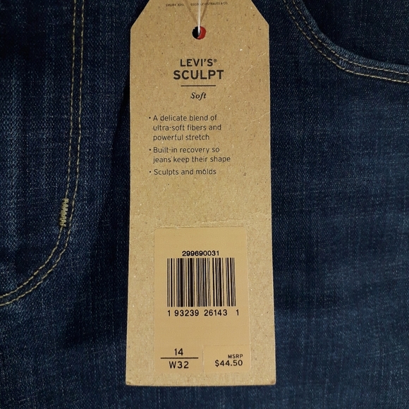 Levi's | Dark wash blue Bermuda jeans shorts - Picture 12 of 15